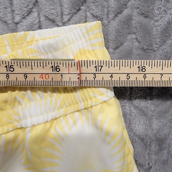 Pink House Mustique All Over Tree Print Swim Trunks Men’s size 36 Yellow White - Picture 4 of 10